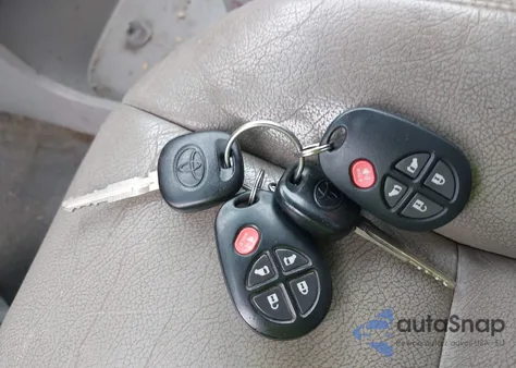 2016 Toyota Sienna Le 8 Passenger из США, поврежденный, VIN 5TDKK3DC4GS747326